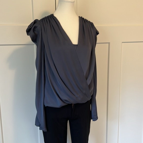 BCBG Max Aztia Drape Sleeve Wrap Blouse Size XXS Charcoal - Picture 3 of 8